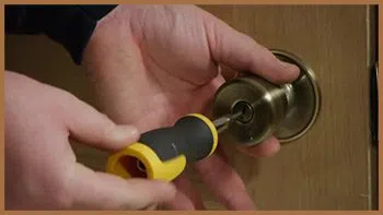 City Locksmith Shop Hoffman Estates, IL 847-457-1092 - 15-unlock-door